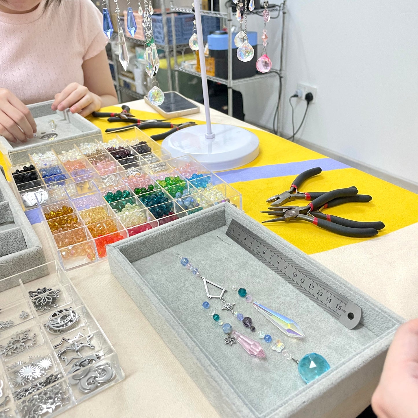 BEGINNER SUNCATCHER WORKSHOP (1.5H)