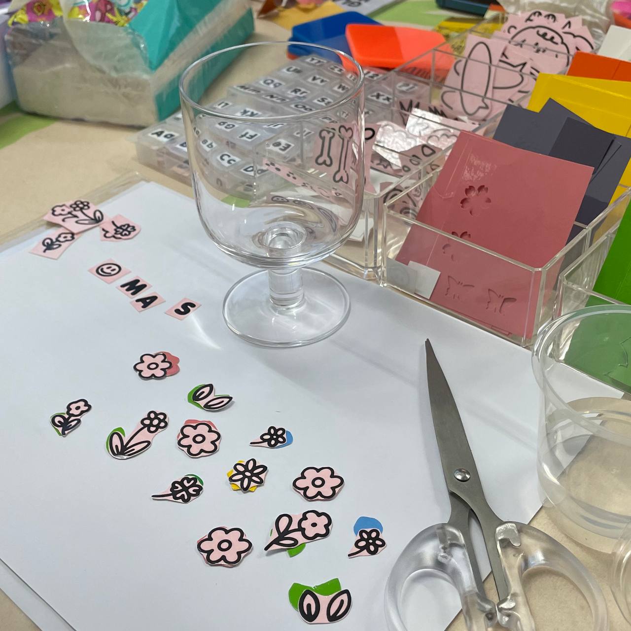 GLASS CUP DECAL WORKSHOP (1.5H)