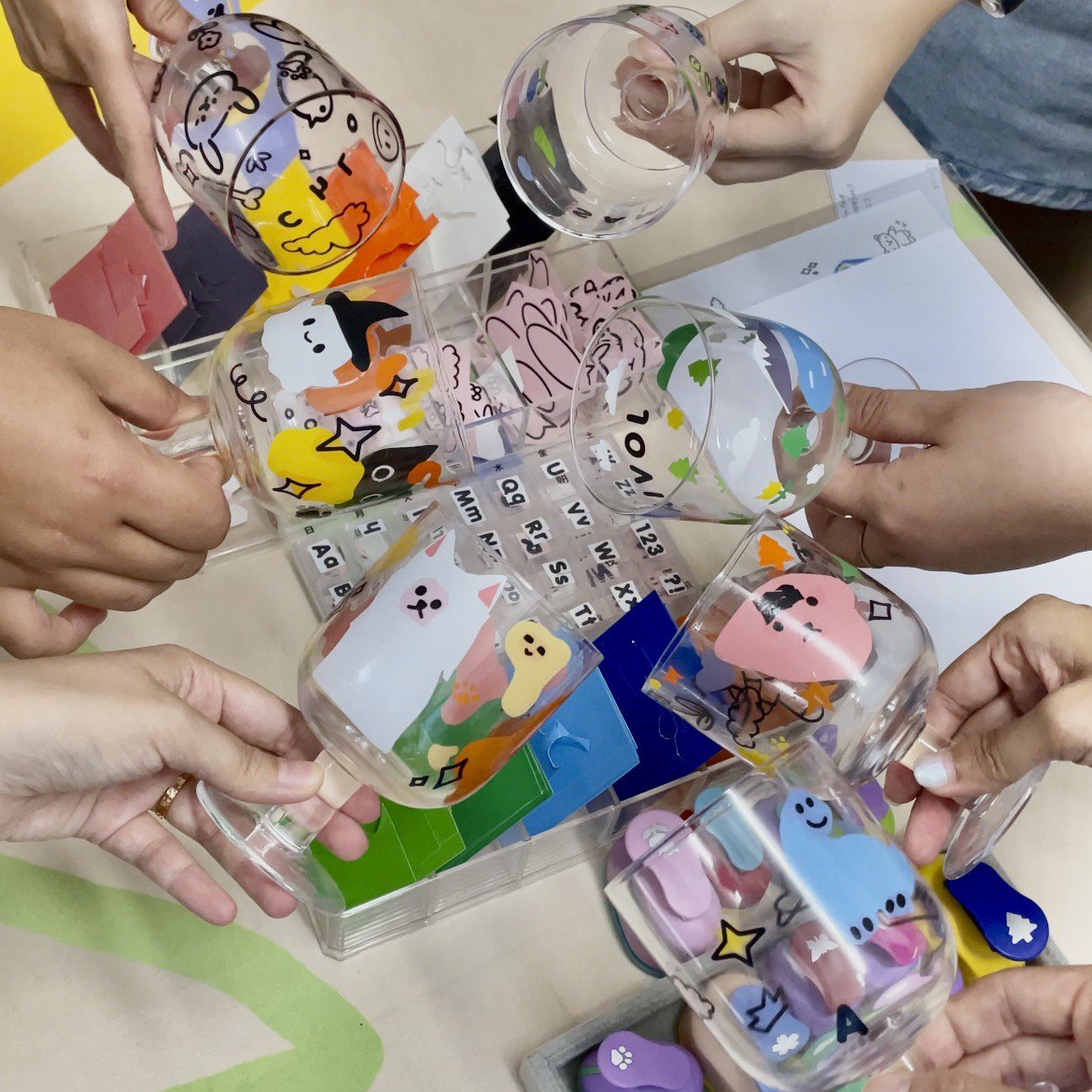 GLASS CUP DECAL WORKSHOP (1.5H)